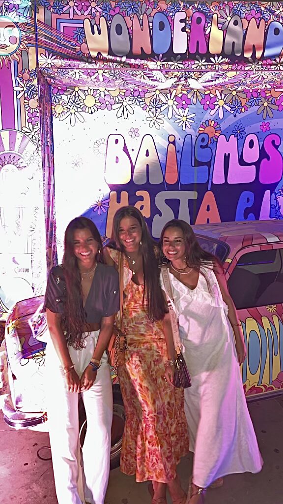 Primas mayores de fiesta